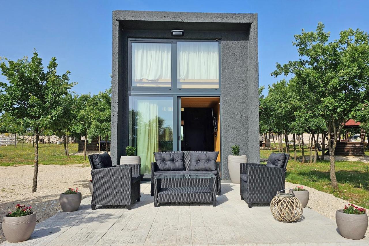 Bungalovi Amfora Ljubuški Exteriör bild